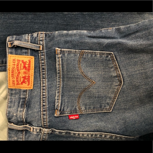 711 Skinny Levi Jeans - Picture 2 of 3